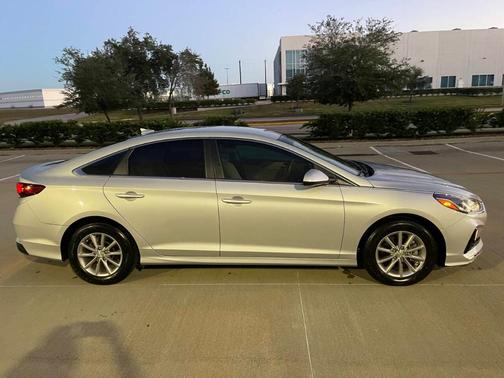 2019 Hyundai SONATA SE