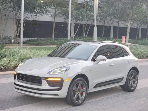 2023 Porsche Macan Base