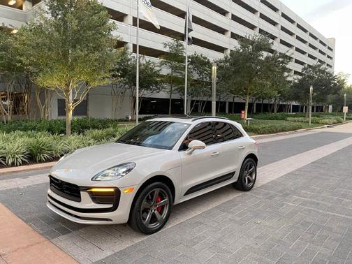 2023 Porsche Macan Base