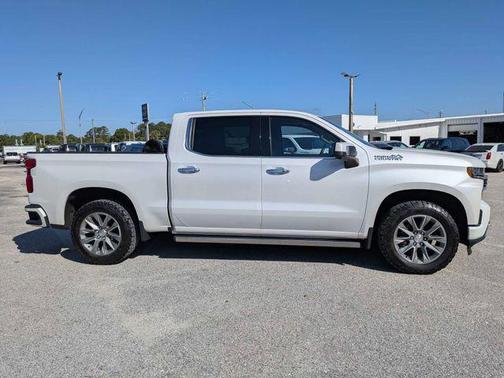 Iridescent Pearl Tricoat 2019 Chevrolet Silverado 1500 High Country