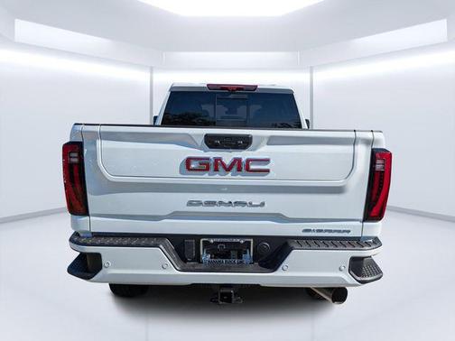 Summit White 2026 GMC Sierra 2500 Denali
