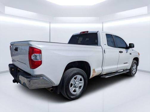 Super White 2017 Toyota Tundra SR5
