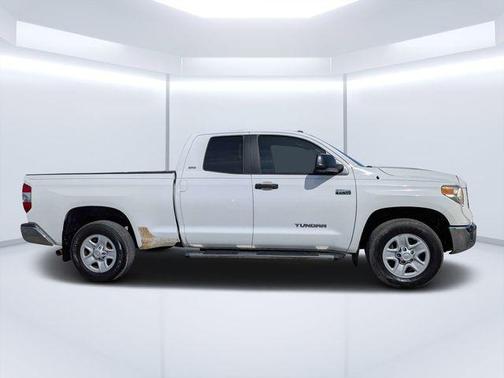 Super White 2017 Toyota Tundra SR5
