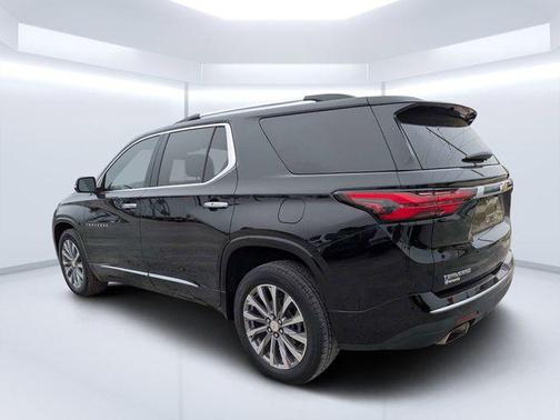 Mosaic Black Metallic 2023 Chevrolet Traverse Premier