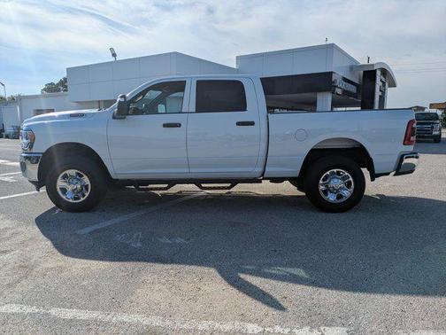 2024 RAM 2500 Tradesman Crew Cab 4x4 6'4' Box