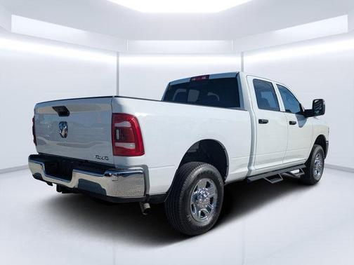 2024 RAM 2500 Tradesman Crew Cab 4x4 6'4' Box