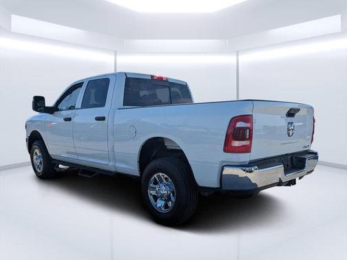 2024 RAM 2500 Tradesman Crew Cab 4x4 6'4' Box