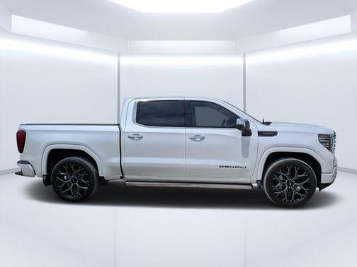 White Frost Tricoat 2022 GMC Sierra 1500 Denali Ultimate