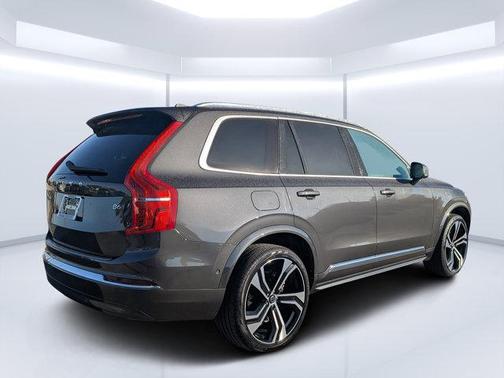 2024 Volvo XC90 B6 Ultimate Bright Theme 7-Seater
