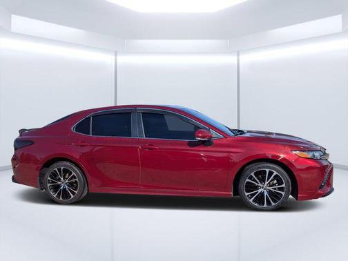 Ruby Flare Pearl 2018 Toyota Camry SE