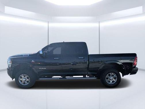 Diamond Black Crystal Pearlcoat 2021 RAM 2500 Laramie Crew Cab 4x4 6'4' Box