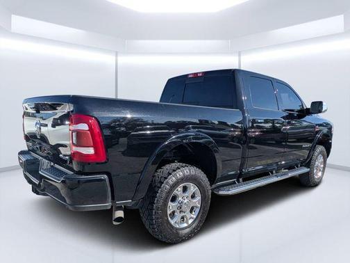 Diamond Black Crystal Pearlcoat 2021 RAM 2500 Laramie Crew Cab 4x4 6'4' Box
