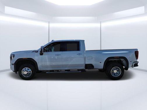 Glacier White Tricoat 2026 GMC Sierra 3500 Denali