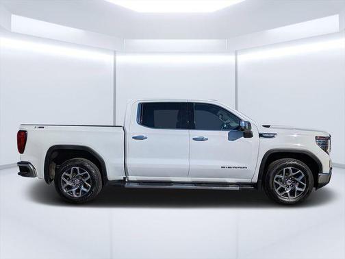 Summit White 2023 GMC Sierra 1500 SLT