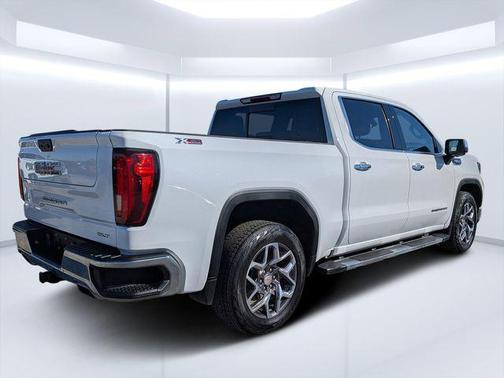 Summit White 2023 GMC Sierra 1500 SLT