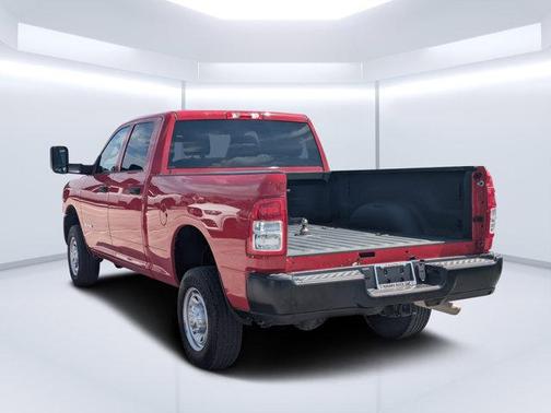 2022 RAM 2500 Tradesman Crew Cab 4x4 6'4' Box