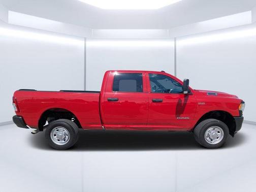 2022 RAM 2500 Tradesman Crew Cab 4x4 6'4' Box