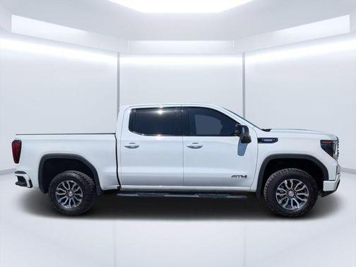 Summit White 2022 GMC Sierra 1500 AT4
