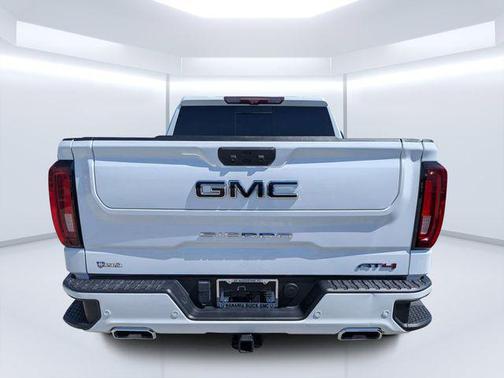 Summit White 2022 GMC Sierra 1500 AT4