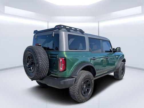 ERUPTION GREEN METALLIC 2024 Ford Bronco Wildtrak
