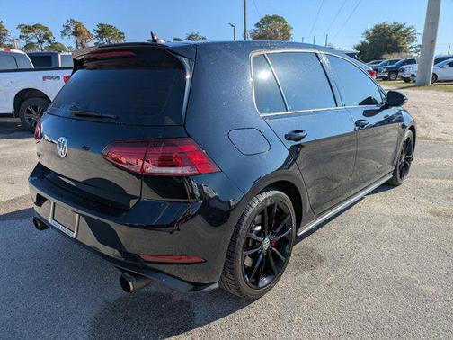 2021 Volkswagen Golf GTI 2.0T SE DSG