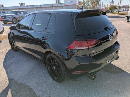 2021 Volkswagen Golf GTI 2.0T SE DSG