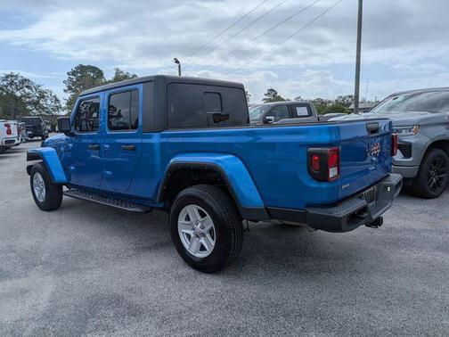 2022 Jeep Gladiator Sport S