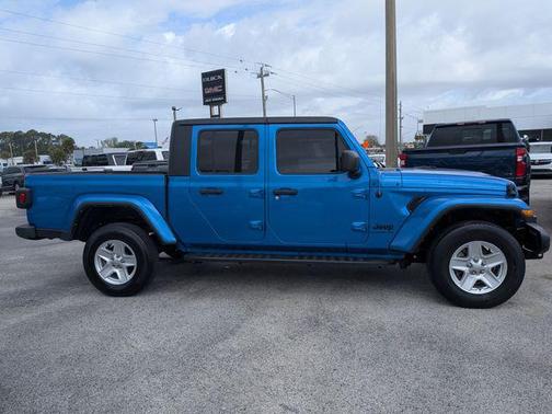 2022 Jeep Gladiator Sport S