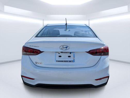 Frost White Pearl 2018 Hyundai Accent SE