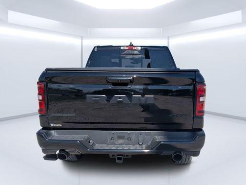 Diamond Black Crystal Pearlcoat 2025 RAM 1500 Laramie