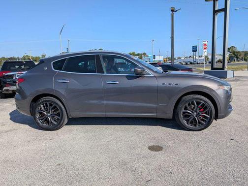 Gray 2018 Maserati Levante GranLusso