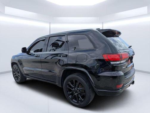 Diamond Black Crystal Pearlcoat 2019 Jeep Grand Cherokee Altitude