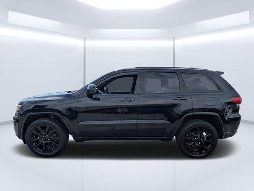 Diamond Black Crystal Pearlcoat 2019 Jeep Grand Cherokee Altitude