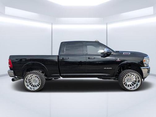 2022 RAM 2500 Laramie Crew Cab 4x4 6'4' Box