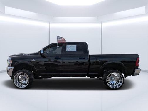 2022 RAM 2500 Laramie Crew Cab 4x4 6'4' Box