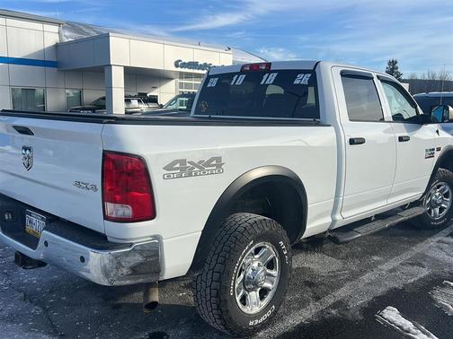 2018 RAM 2500 Tradesman Crew Cab 4x4 6'4' Box