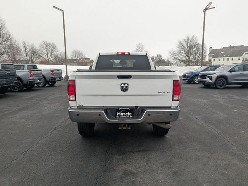 2018 RAM 2500 Tradesman Crew Cab 4x4 6'4' Box