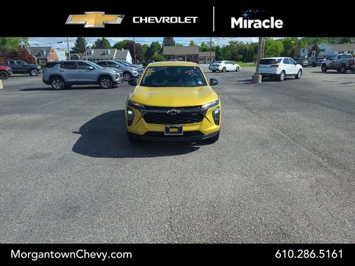 Summit White 2024 Chevrolet Trax FWD 2RS