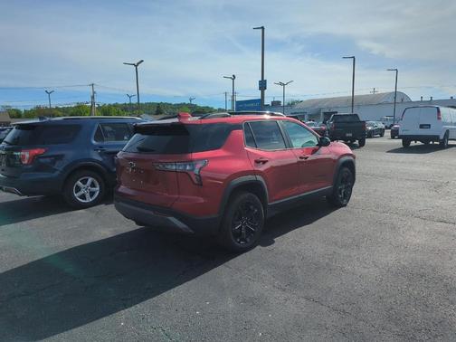 Radiant Red Tintcoat 2025 Chevrolet Equinox 1LT