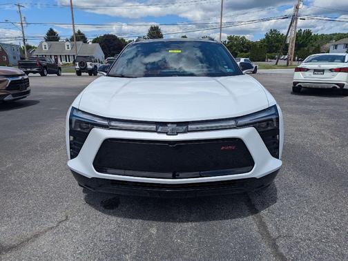 Polar White Tricoat 2026 Chevrolet Blazer EV AWD RS