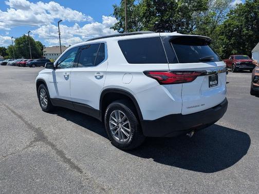 Summit White 2023 Chevrolet Traverse LT Cloth