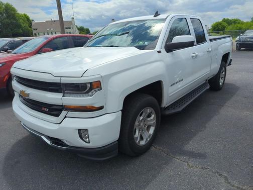 Summit White 2018 Chevrolet Silverado 1500 2LT