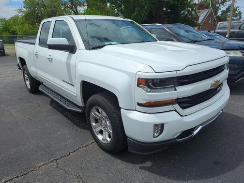 Summit White 2018 Chevrolet Silverado 1500 2LT