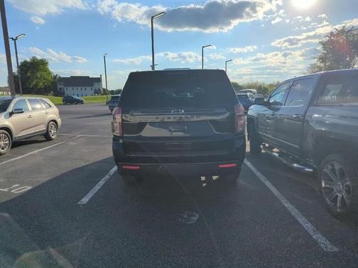 Black 2021 Chevrolet Suburban 4WD Z71