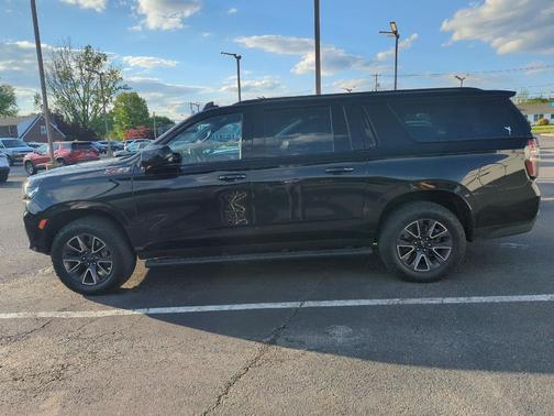Black 2021 Chevrolet Suburban 4WD Z71