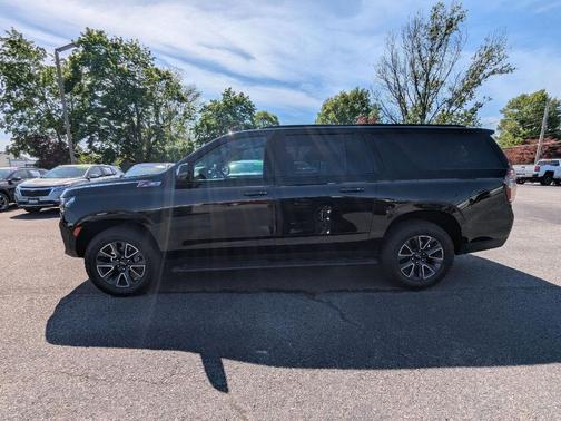 Black 2021 Chevrolet Suburban 4WD Z71