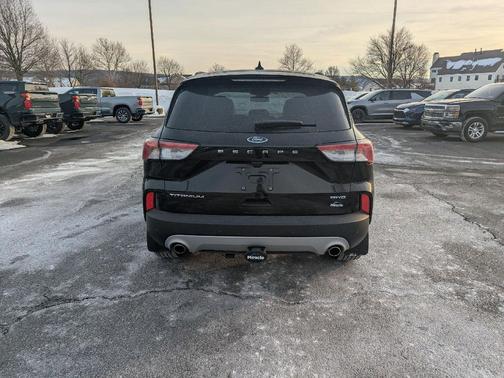 2022 Ford Escape Titanium