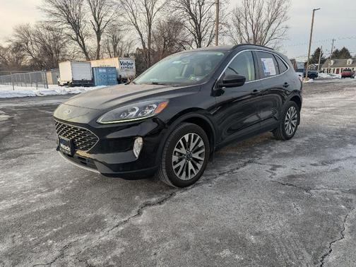 2022 Ford Escape Titanium