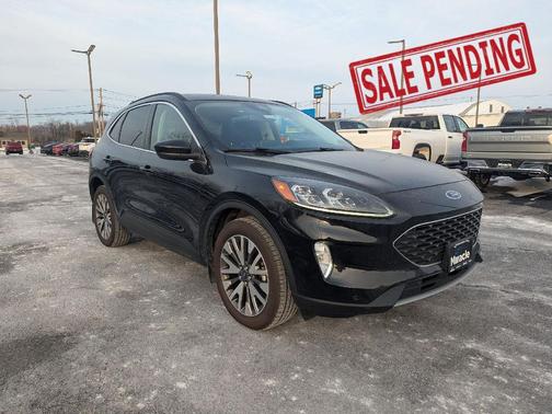 2022 Ford Escape Titanium