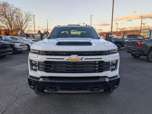 2026 Chevrolet Silverado 2500 Custom